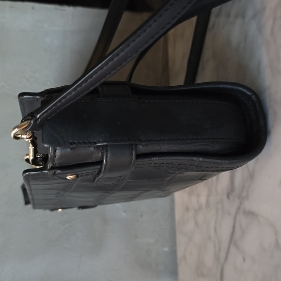 Coach black leather embossed small crossbody gold detail - Picture 6 of 13
